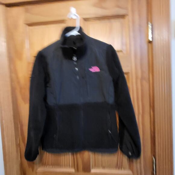 The North Face Jackets & Blazers - \Womens The North Face TNF Denali Black size SMALL